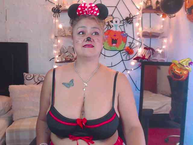 missrosariostepmoan webcam