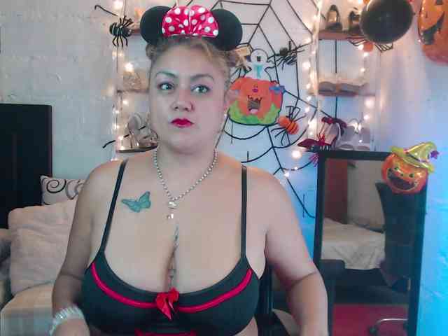 missrosariostepmoan webcam