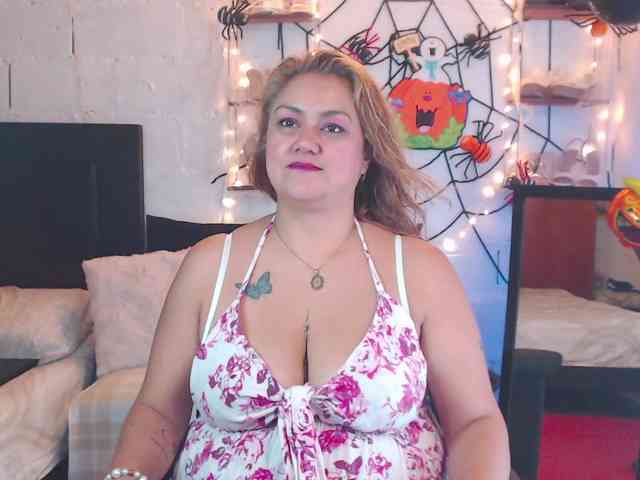 missrosariostepmoan webcam