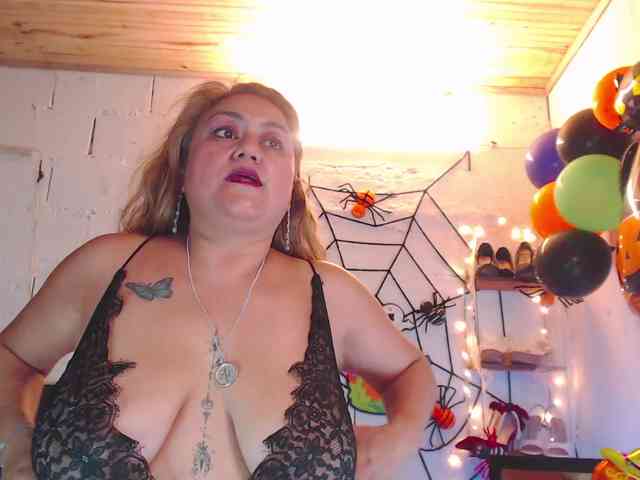 missrosariostepmoan webcam