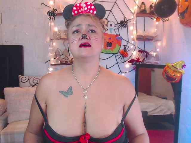 missrosariostepmoan webcam
