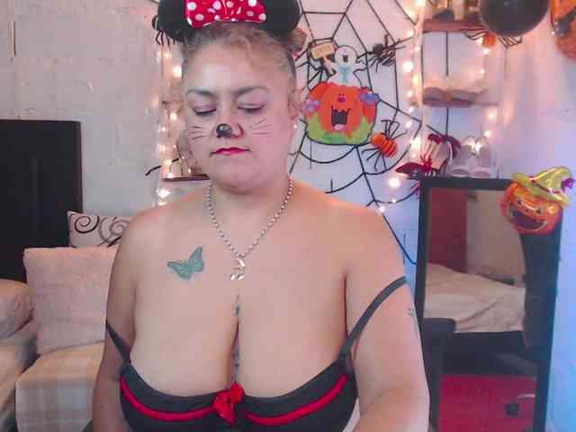 missrosariostepmoan webcam