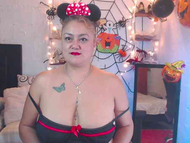 missrosariostepmoan webcam