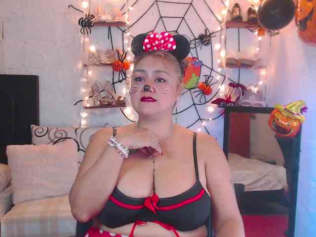 missrosariostepmoan webcam