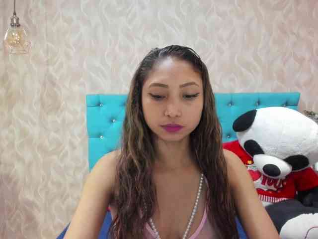 MadelineDollx webcam