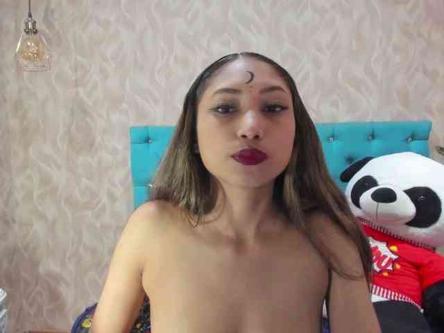 MadelineDollx webcam