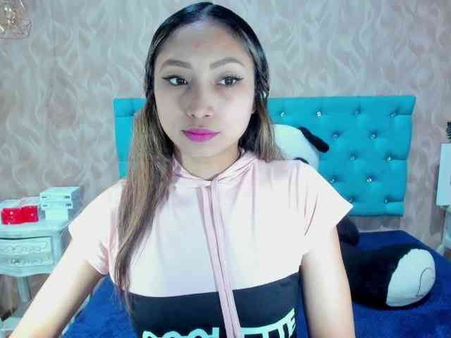 MadelineDollx webcam