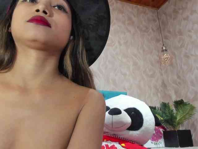 MadelineDollx webcam