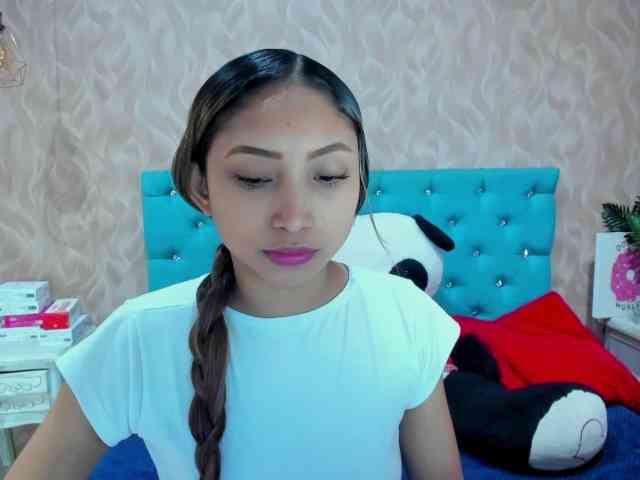 MadelineDollx webcam