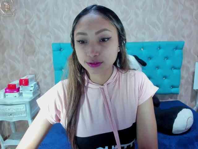 MadelineDollx webcam