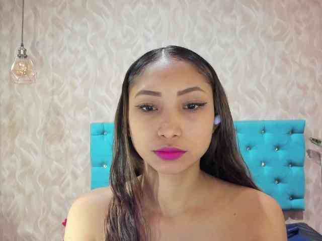 MadelineDollx webcam