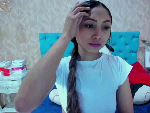 MadelineDollx webcam