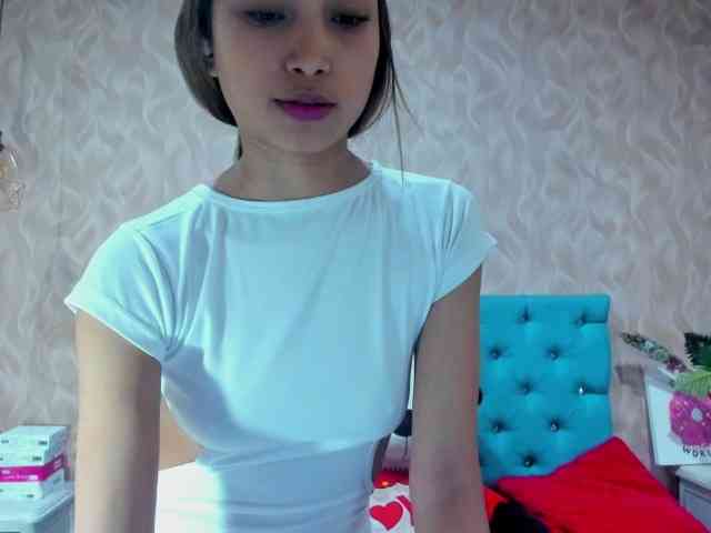 MadelineDollx webcam