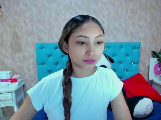 MadelineDollx webcam