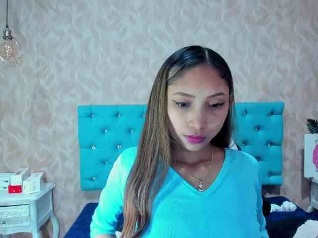 MadelineDollx webcam