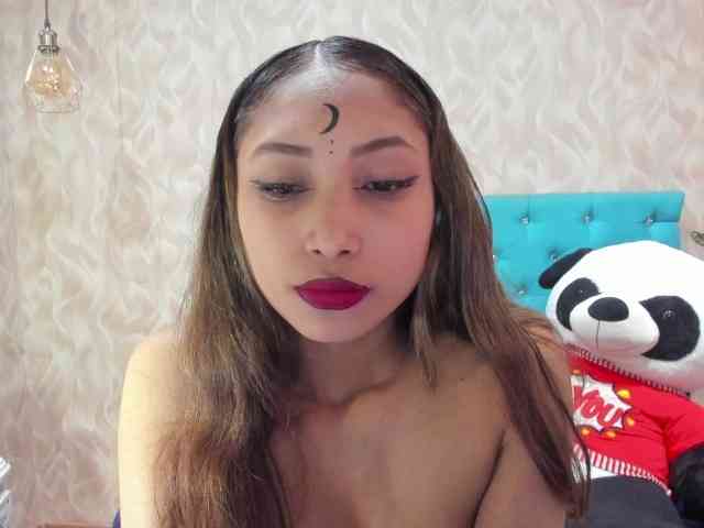 MadelineDollx webcam