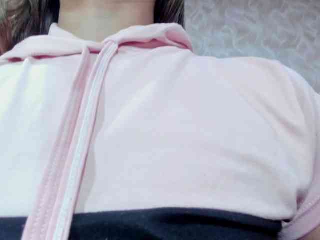 MadelineDollx webcam