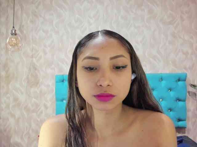 MadelineDollx webcam