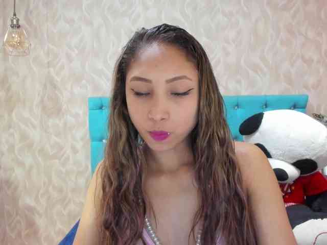 MadelineDollx webcam