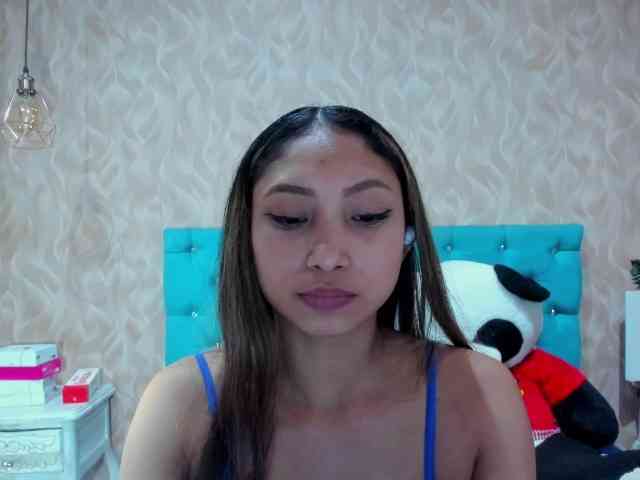 MadelineDollx webcam
