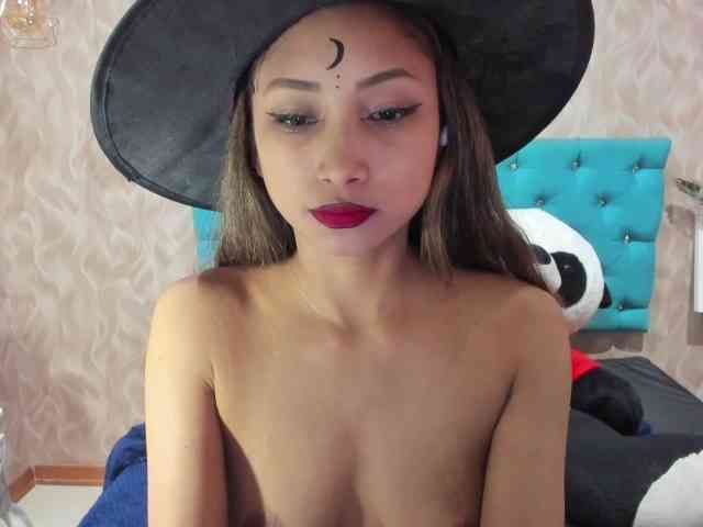 MadelineDollx webcam