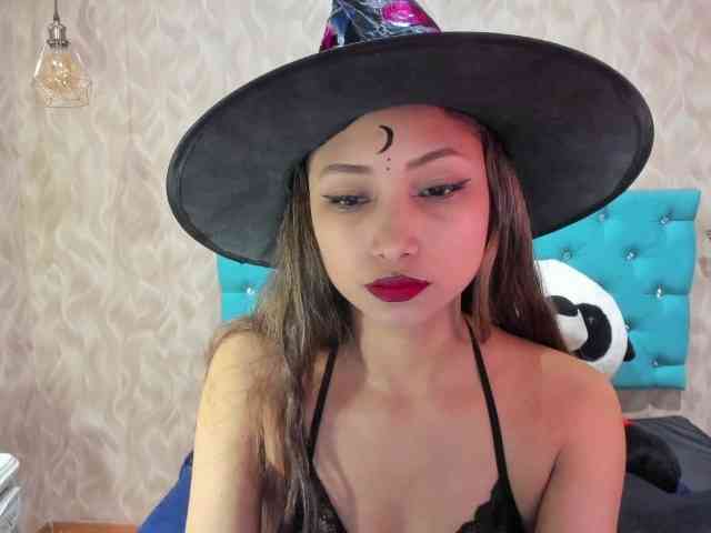 MadelineDollx webcam