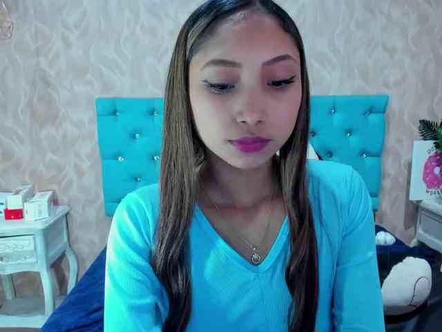 MadelineDollx webcam