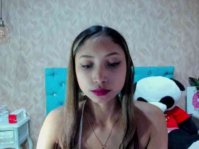 MadelineDollx webcam
