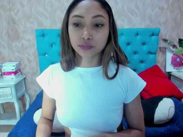 MadelineDollx webcam