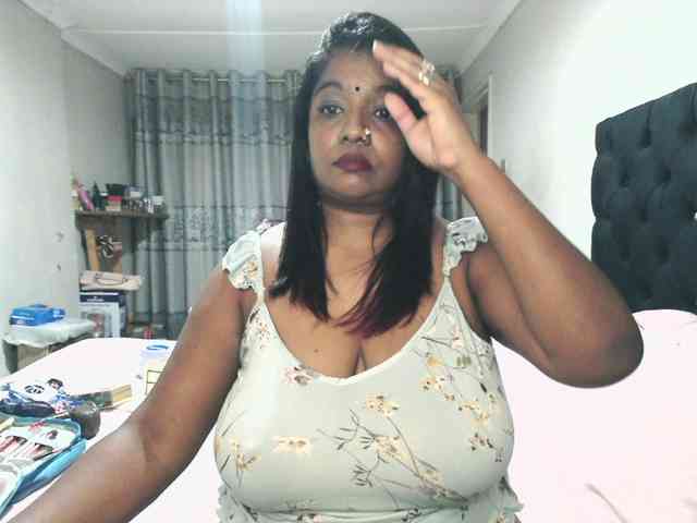 Indianmayaxoxo webcam