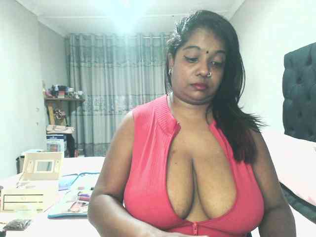 Indianmayaxoxo webcam