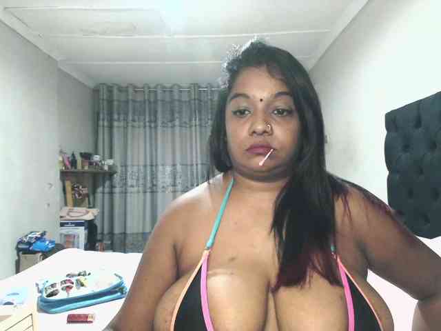 Indianmayaxoxo webcam