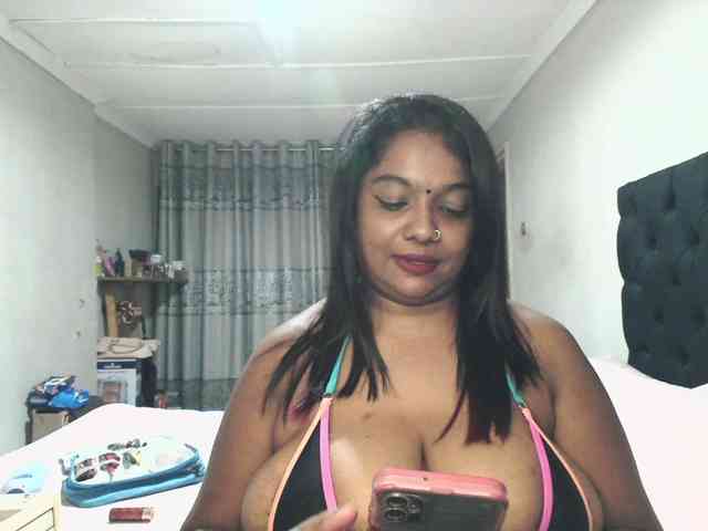 Indianmayaxoxo webcam