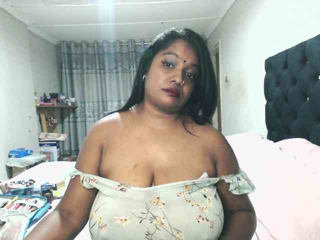Indianmayaxoxo webcam