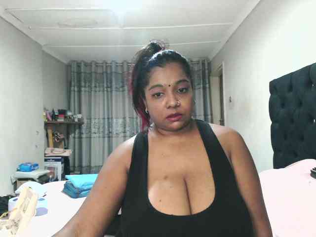 Indianmayaxoxo webcam