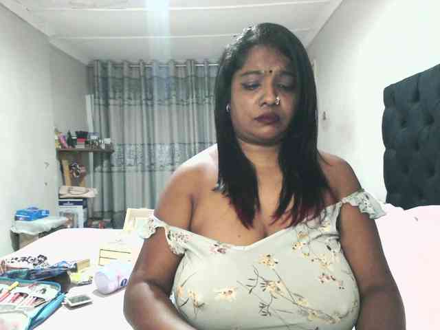 Indianmayaxoxo webcam