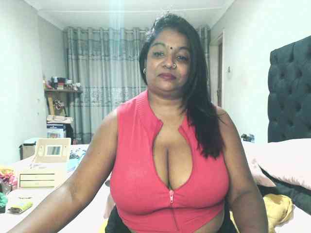 Indianmayaxoxo webcam