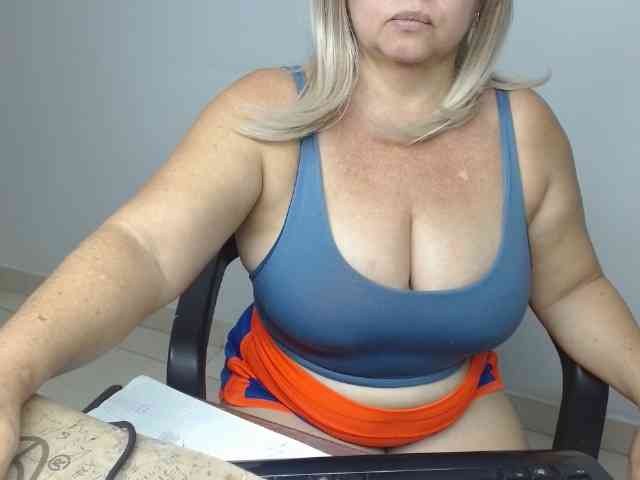 LolytaWOMAN webcam
