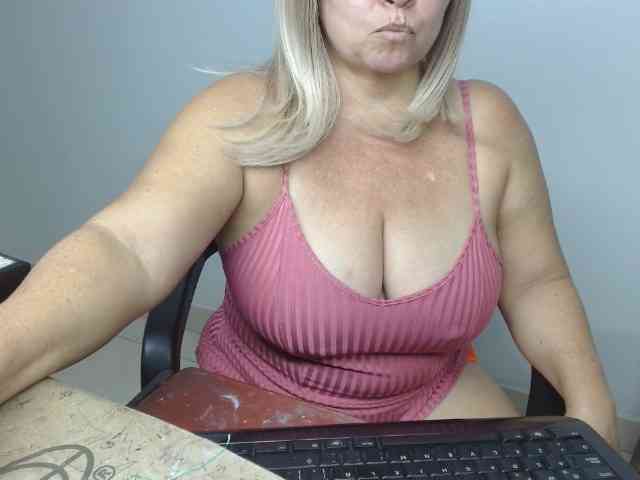 LolytaWOMAN webcam