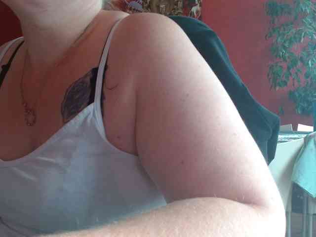 Petitoiseaucoquine webcam