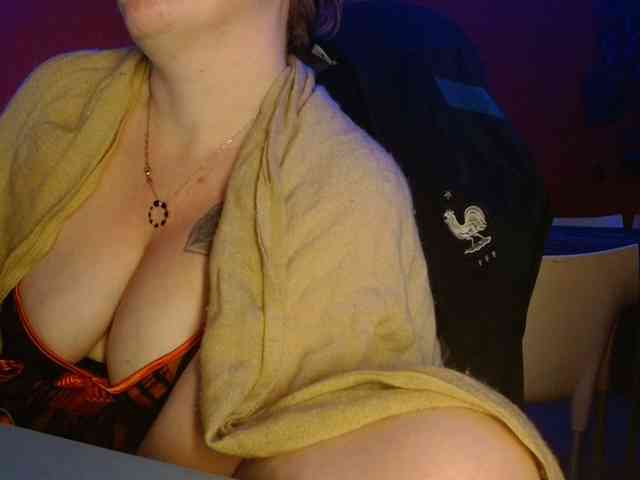Petitoiseaucoquine webcam