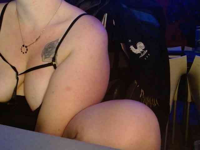 Petitoiseaucoquine webcam