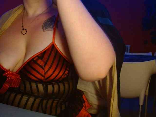 Petitoiseaucoquine webcam