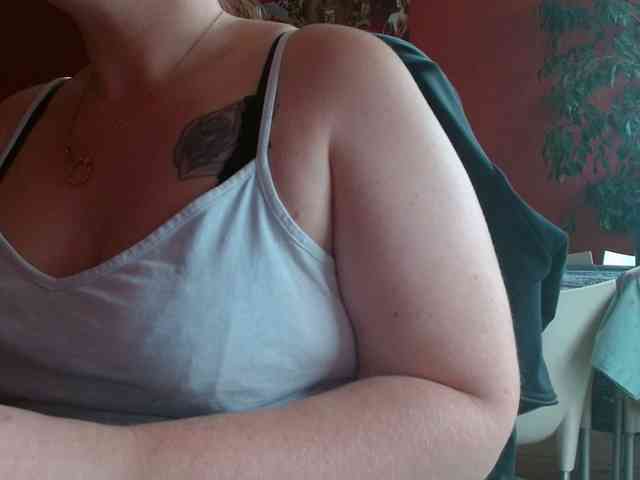 Petitoiseaucoquine webcam