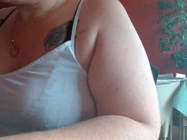 Petitoiseaucoquine webcam