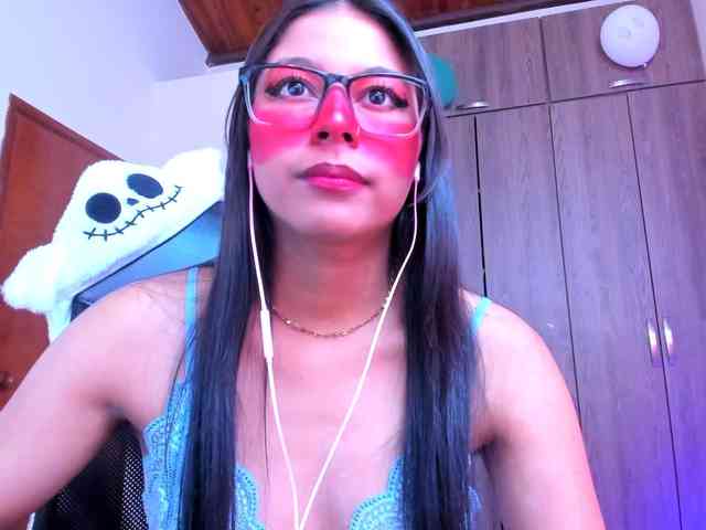 ALYSSON18 webcam