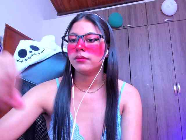 ALYSSON18 webcam
