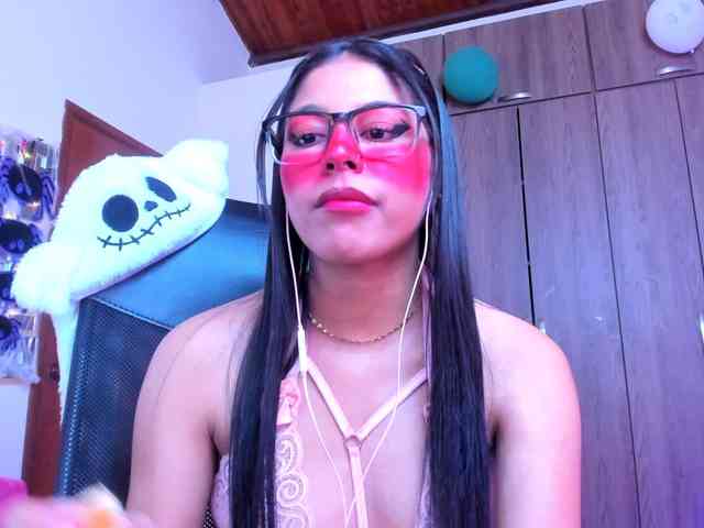 ALYSSON18 webcam