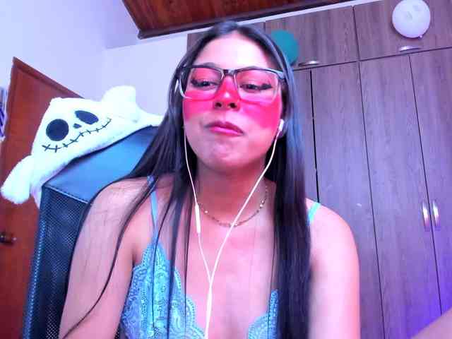 ALYSSON18 webcam