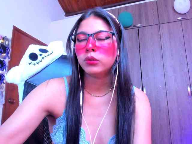 ALYSSON18 webcam